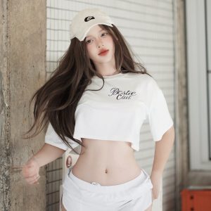 PRETTY GIRLS CROP TOP