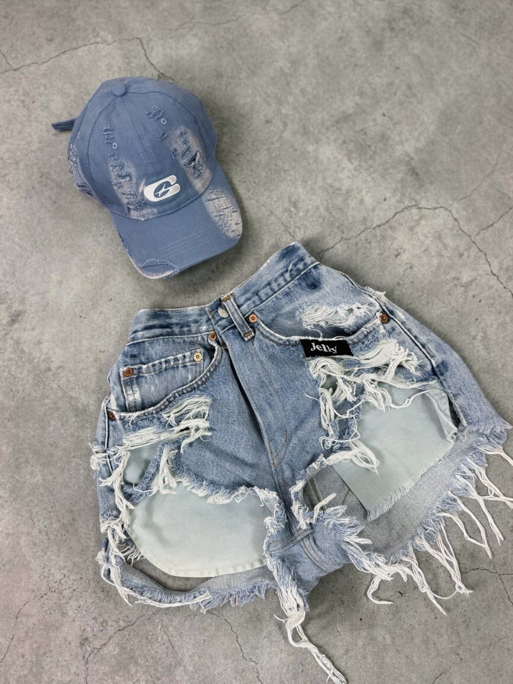 SUMMER JEANS